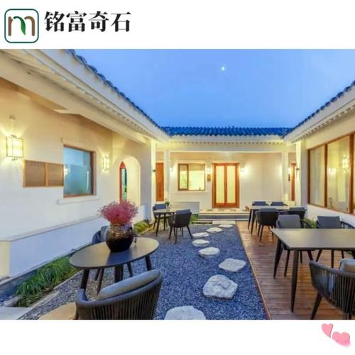 广东黑砾石厂家批发,简洁美观的碎砾石铺地,阳江自然元素路面石供应